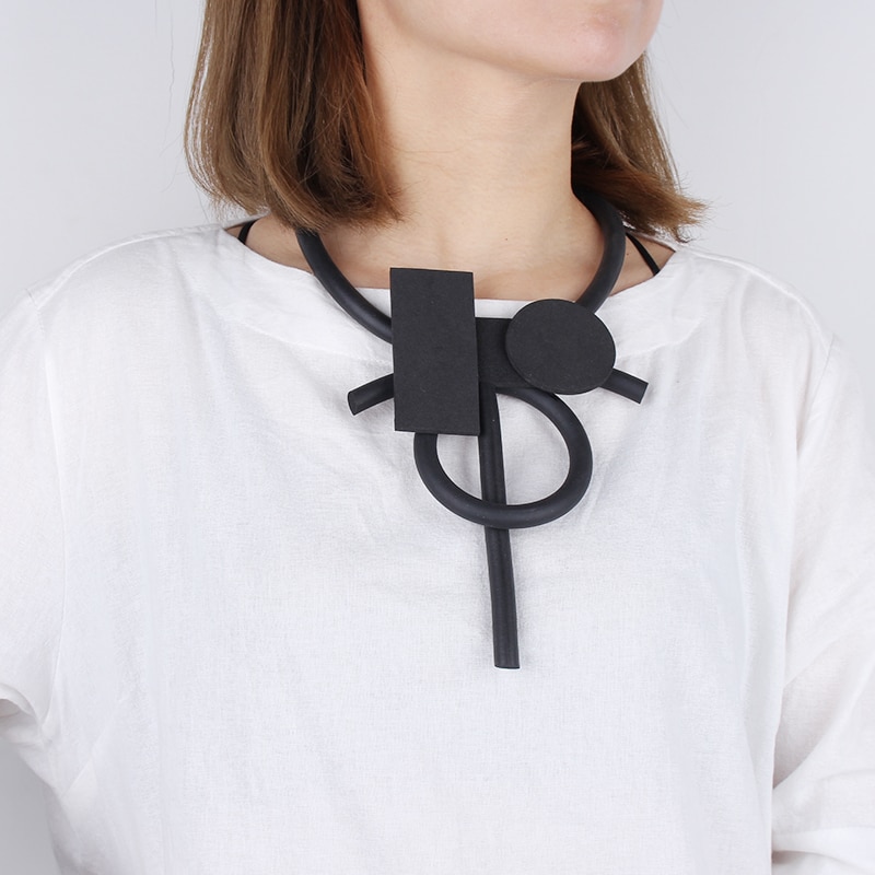 Collana girocollo etnica da donna stile Punk catena da collo nera collana con ciondolo geometrico femminile accessori in gomma per gioielli